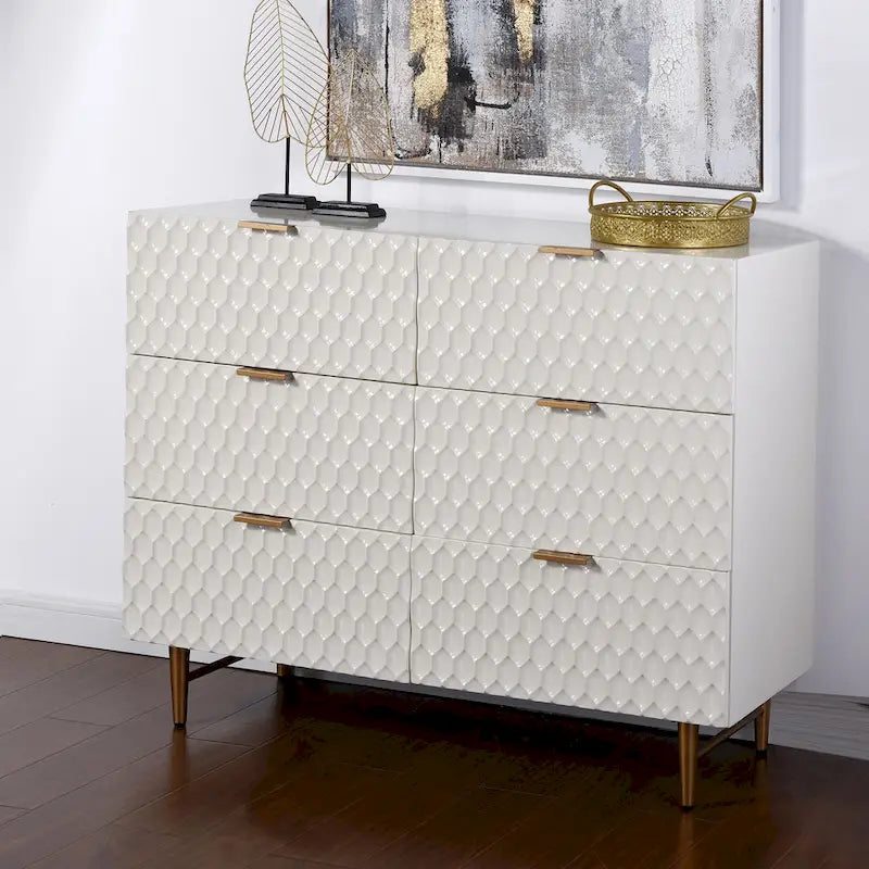 Commode d'appoint à six tiroirs avec poignées dorées, finition crème et dorée