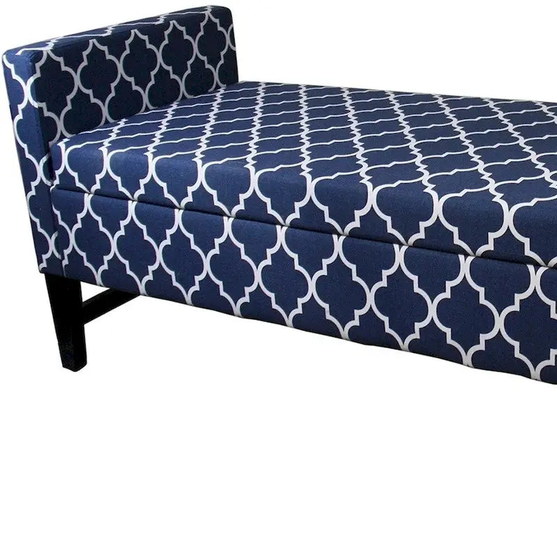 Banc de rangement en bois foncé à motif de quatrefeuilles bleu et blanc
