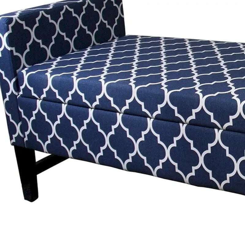 Banc de rangement en bois foncé à motif de quatrefeuilles bleu et blanc