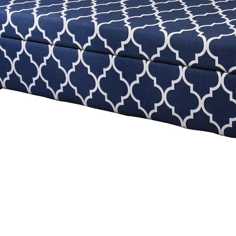 Banc de rangement en bois foncé à motif de quatrefeuilles bleu et blanc